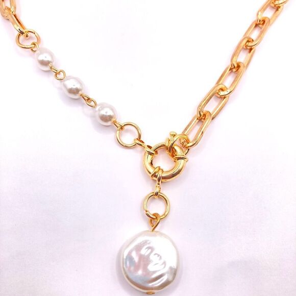 Gold link chain faux pearl necklace - Picture 2 of 3